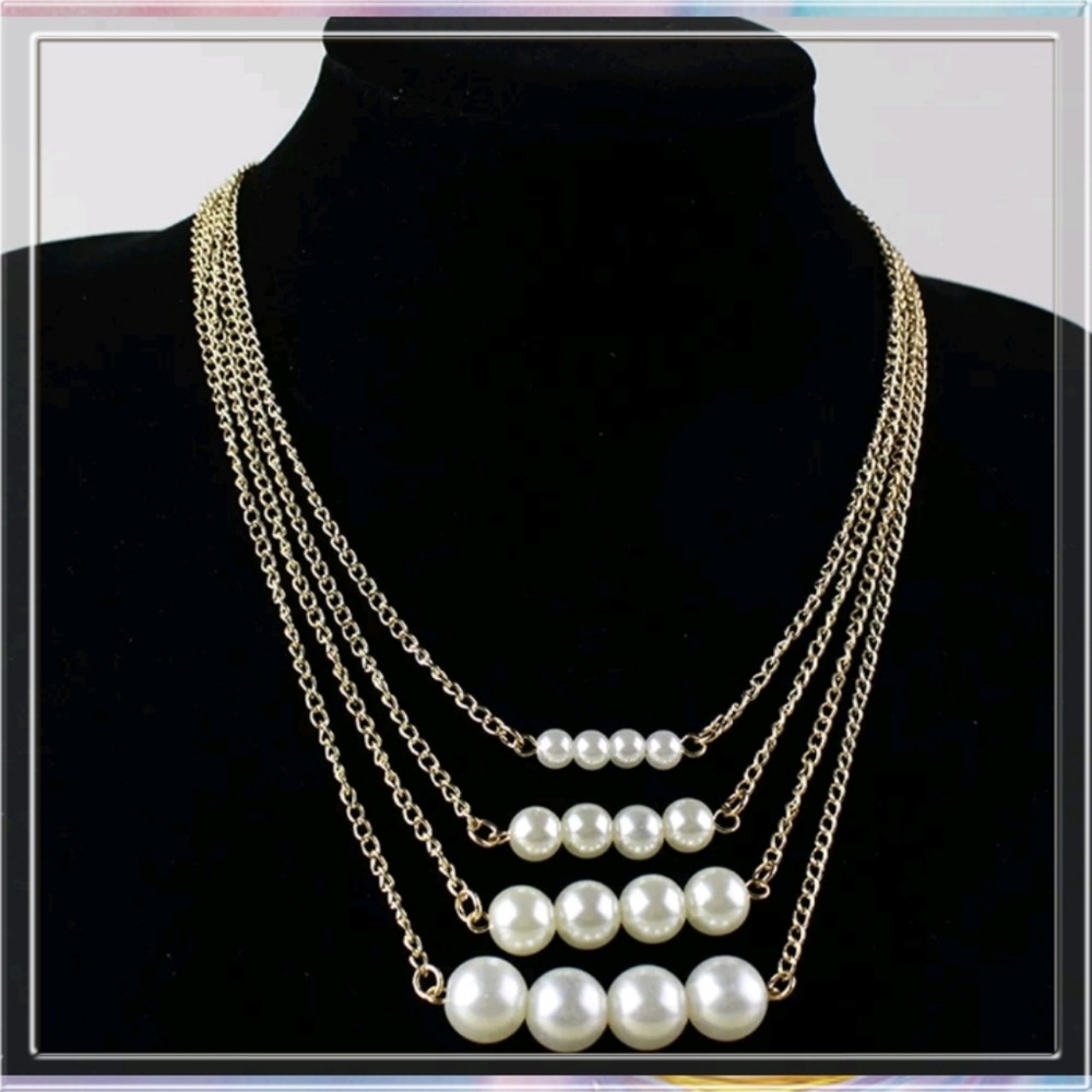 Pearl (faux) statement necklace Brand New